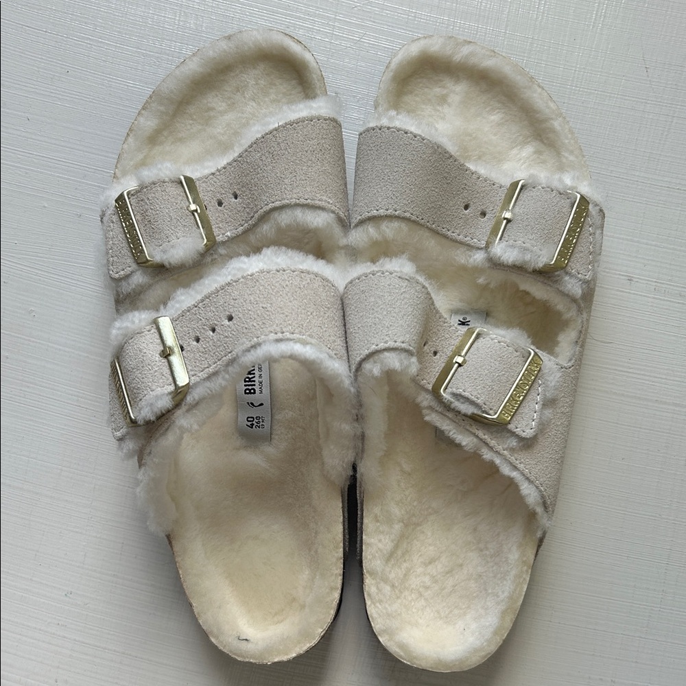 Birkenstock Cream Shearling Buckle Sandals